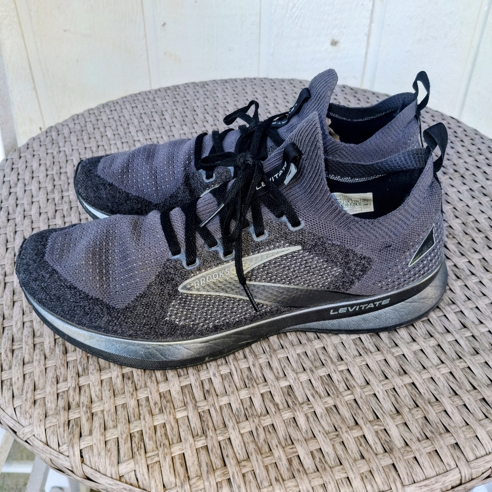 Brooks Men's Black Running Shoes